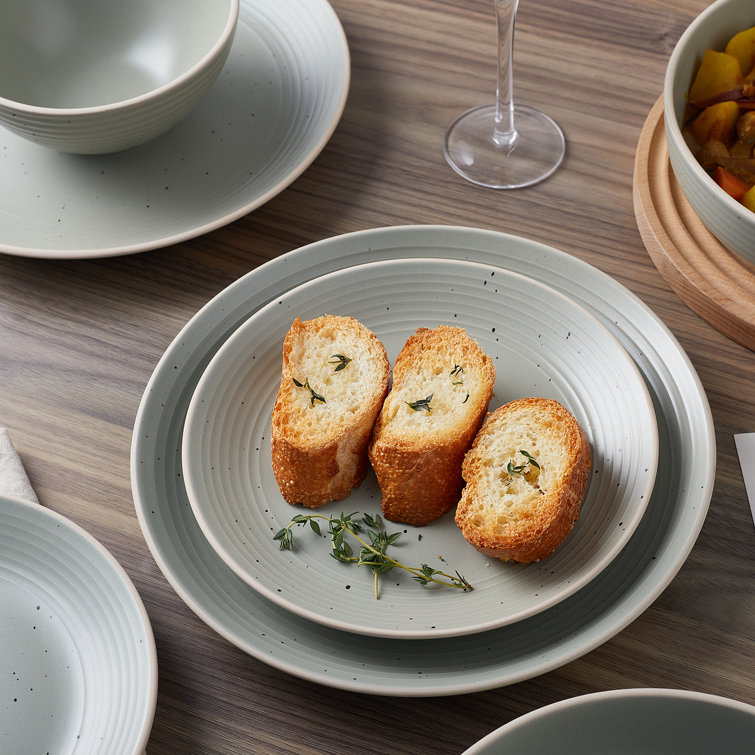 Green and White Ceramic 16-Piece Dinnerware Set