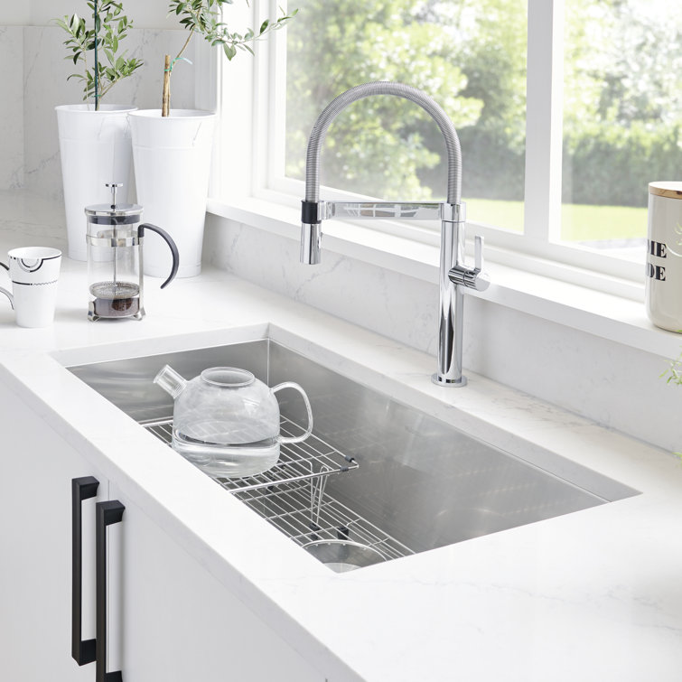 Quatrus 32" Single Bowl Stainless Steel Undermount Kitchen Sink