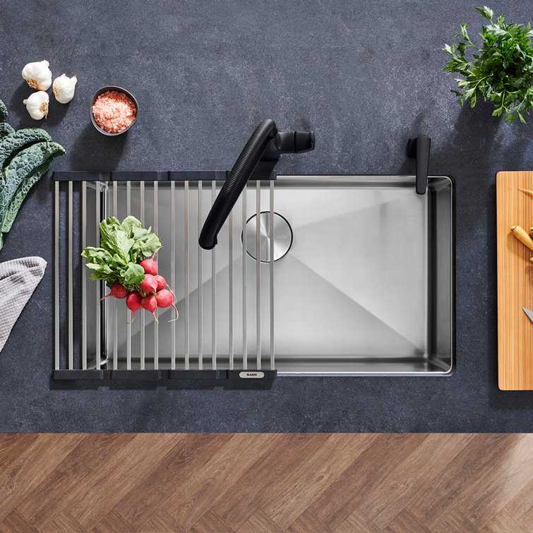 Quatrus 32" Stainless Steel Single Bowl Undermount Kitchen Sink