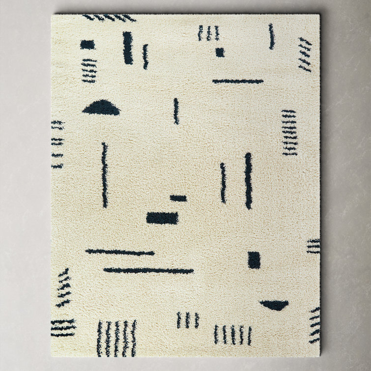 Navy Whisper 5' x 7' White & Navy Geometric Shag Rug