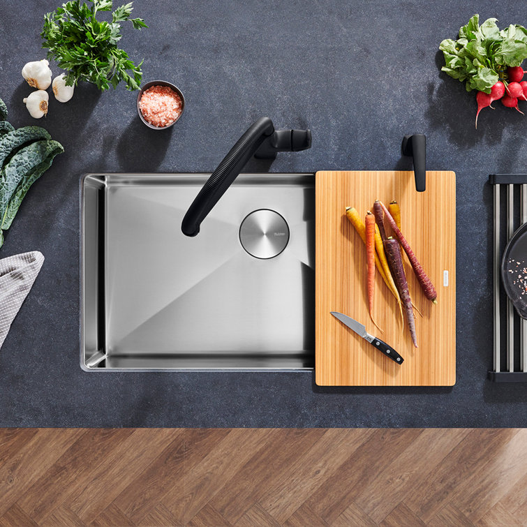 Quatrus Light Brown Ash Wood Rectangular Cutting Board