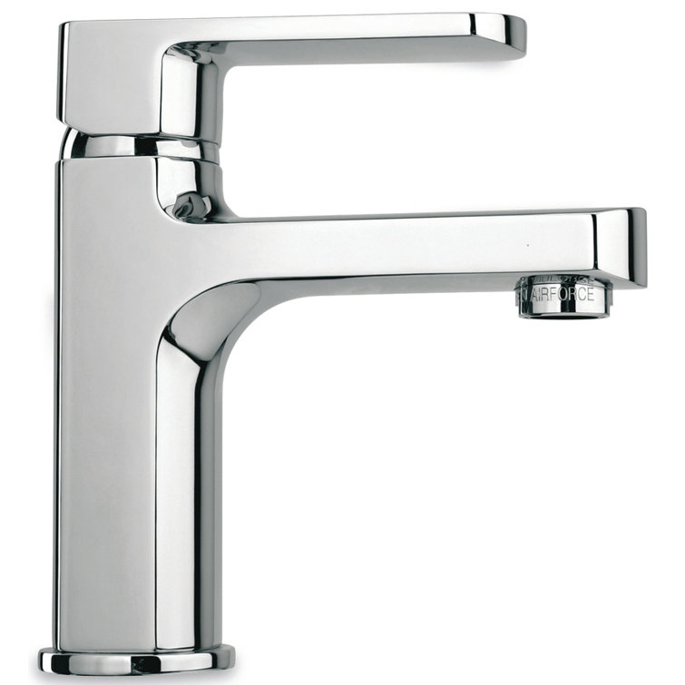 Novello Polished Chrome Single-Handle Bathroom Faucet