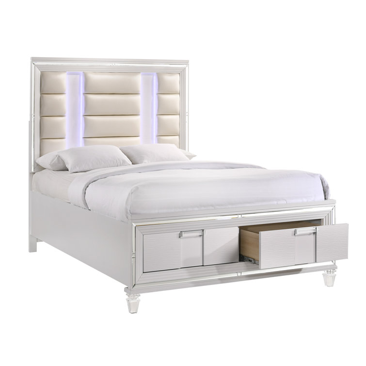Charlotte White Faux Leather Queen 6-Piece Bedroom Set
