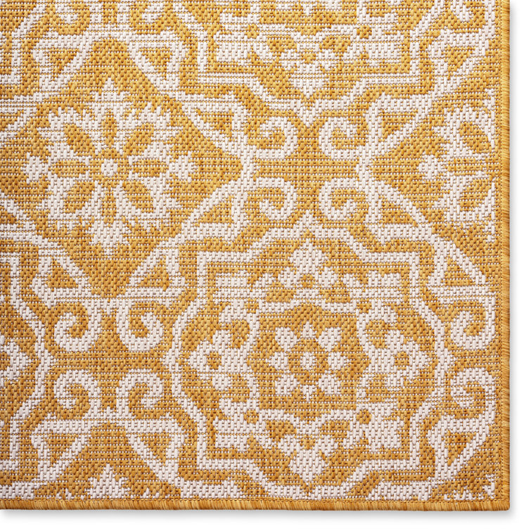 Yellow and White Geometric Synthetic 6' x 9' Rectangular Rug