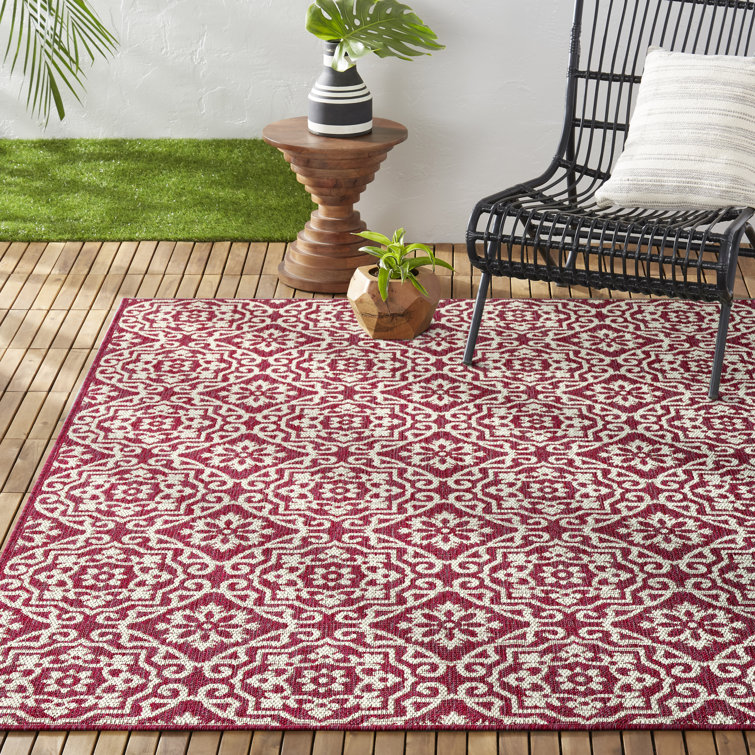 Red and Ivory Geometric Synthetic 8' x 10' Reversible Area Rug