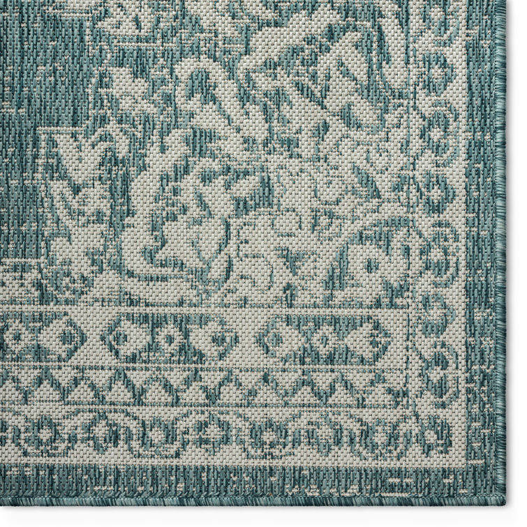 Elegant Blue and White Medallion 8' x 10' Easy-Care Indoor/Outdoor Rug