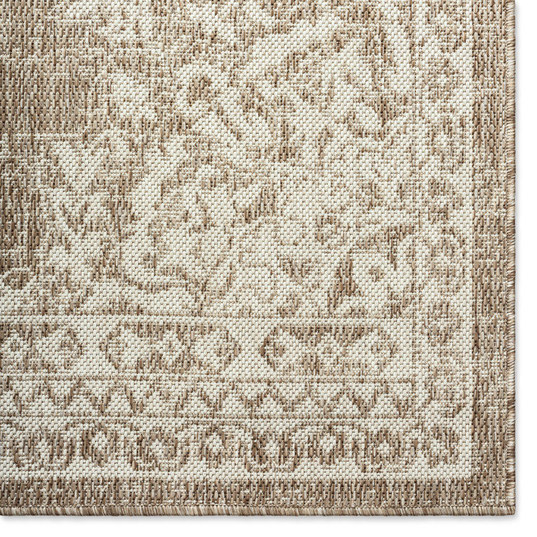Azalea Medallion Taupe & Ivory Indoor/Outdoor Synthetic Area Rug, 5'2"x7'2"