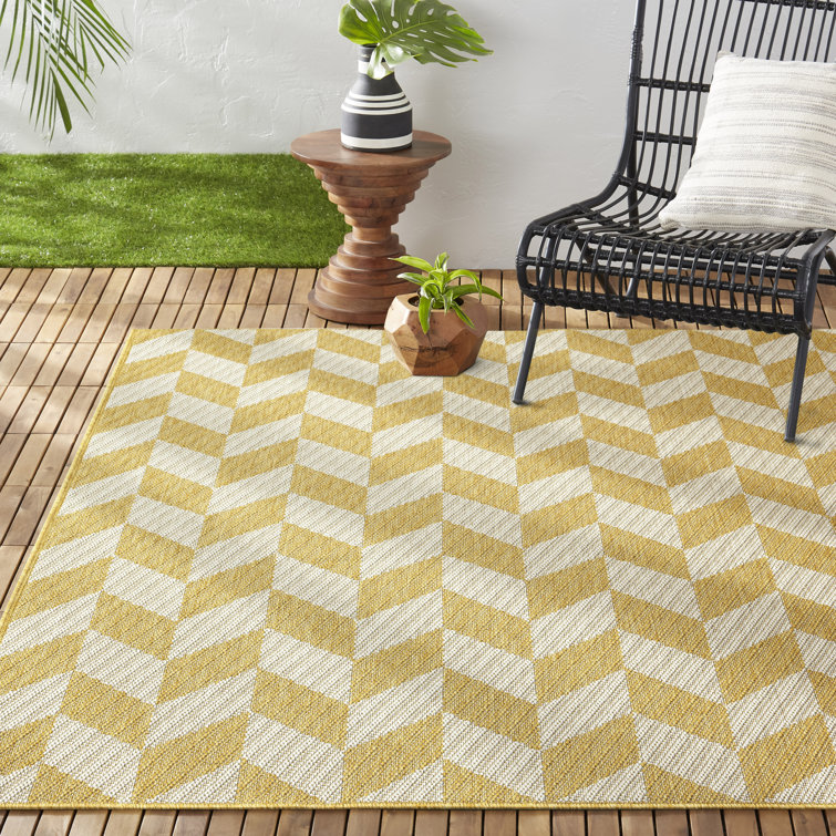 Yellow and Cream Geometric Synthetic Indoor/Outdoor Rug