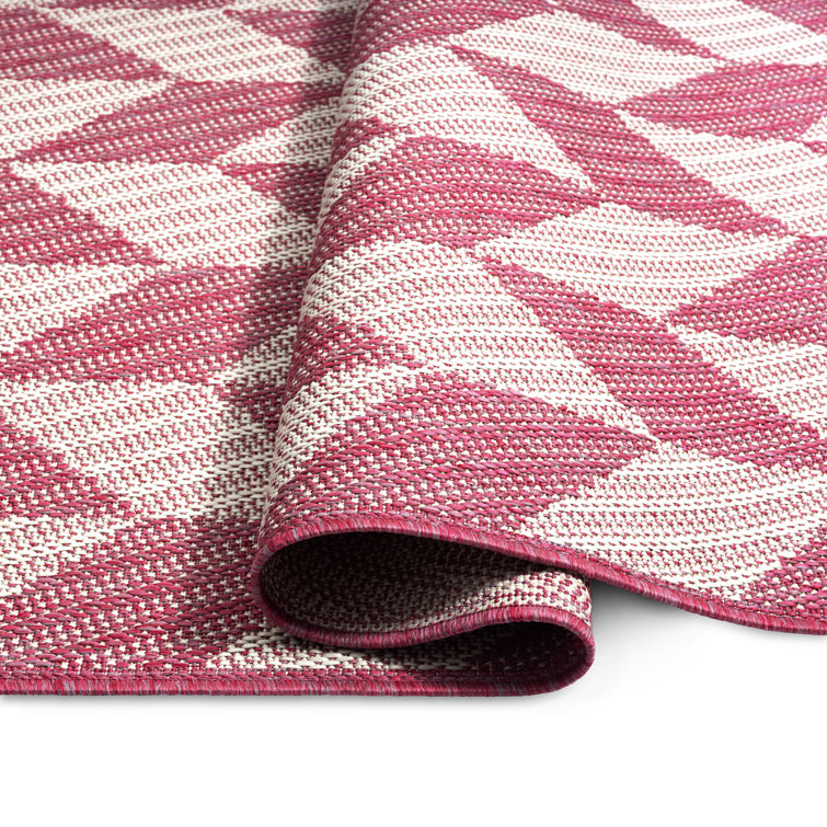 Red and Ivory Geometric 6' x 9' Reversible Indoor/Outdoor Rug