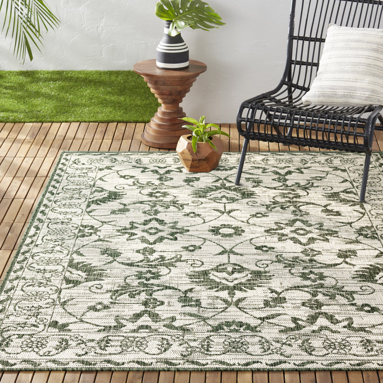 Nicole Miller Light Green and Ivory Floral Indoor/Outdoor Area Rug