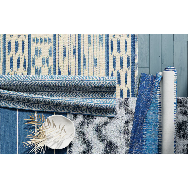 Ivory and Navy Hand-Knotted Wool 5' x 7' Rug