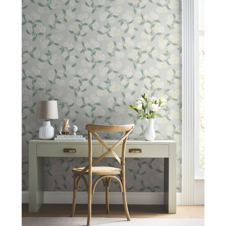 Hydrangea Whimsical 27' x 27" Nonwoven Wallpaper in White