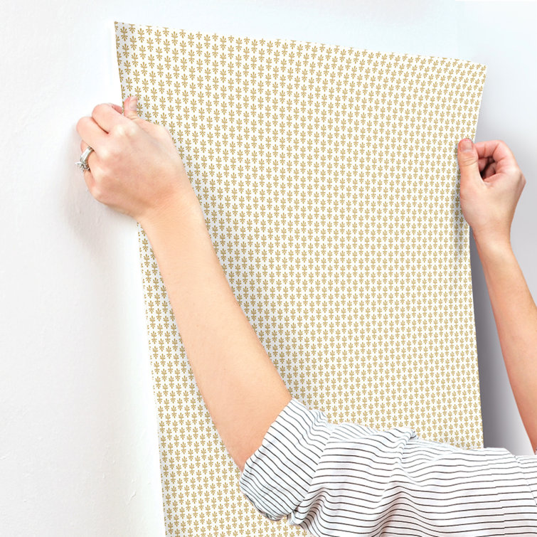 Petal Perfect 27" x 324" Smooth Floral Wallpaper Roll in Brown