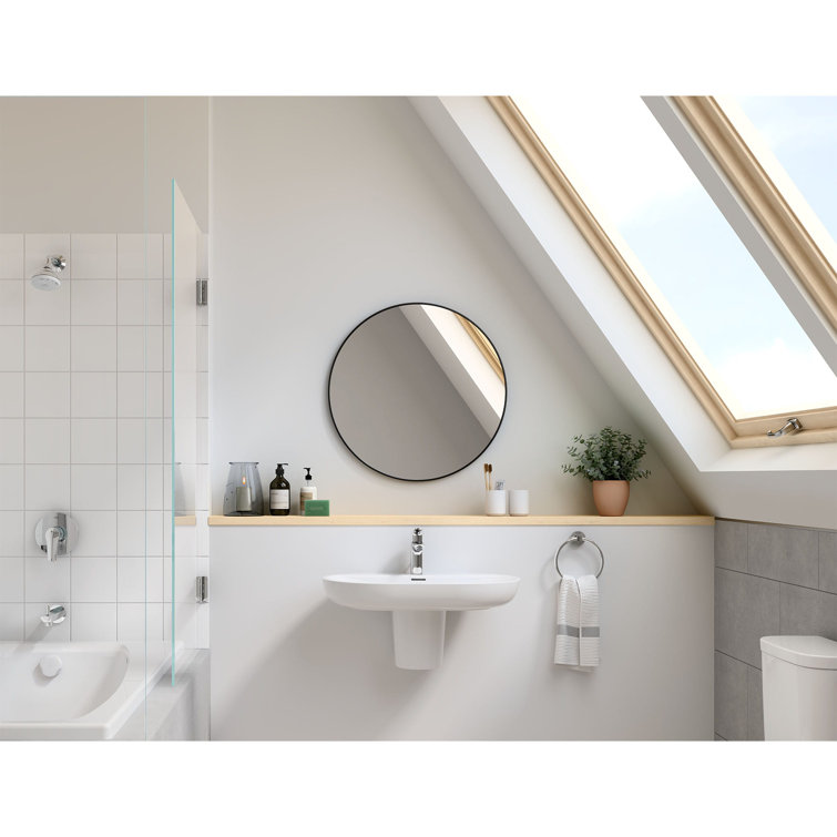 Chrome Single-Handle Bathroom Faucet with Drain Assembly