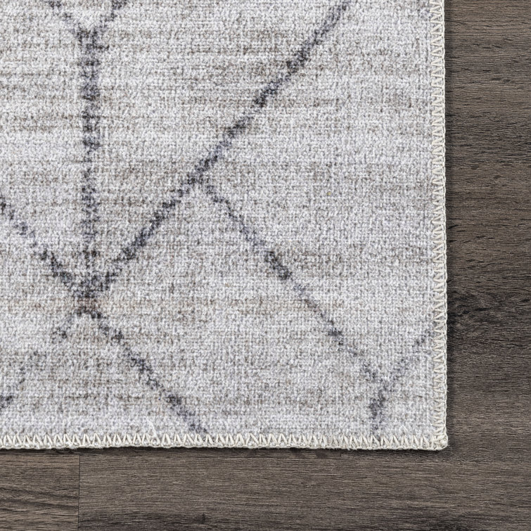 Gray Geometric Machine Washable Synthetic Area Rug 4' x 6'