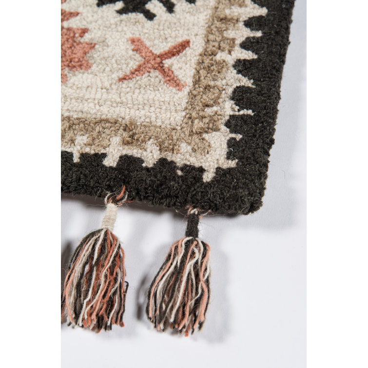 Handmade Red and Beige Wool Geometric 5' x 8' Rug