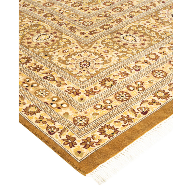 Ivory and Green Hand-Knotted Wool 8' x 10' Traditional Rug