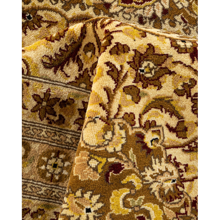 Ivory and Green Hand-Knotted Wool 8' x 10' Traditional Rug