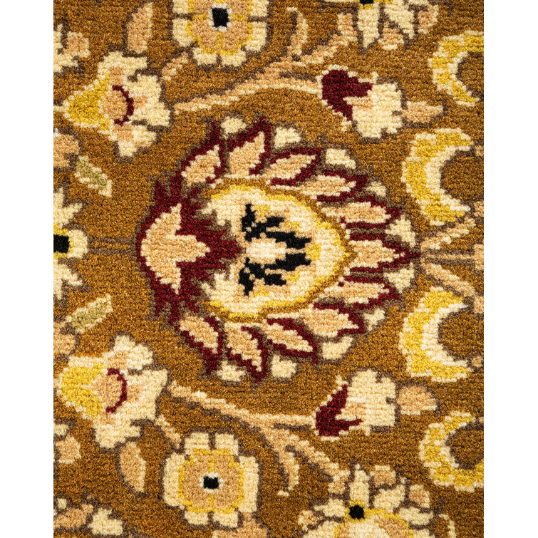 Ivory and Green Hand-Knotted Wool 8' x 10' Traditional Rug