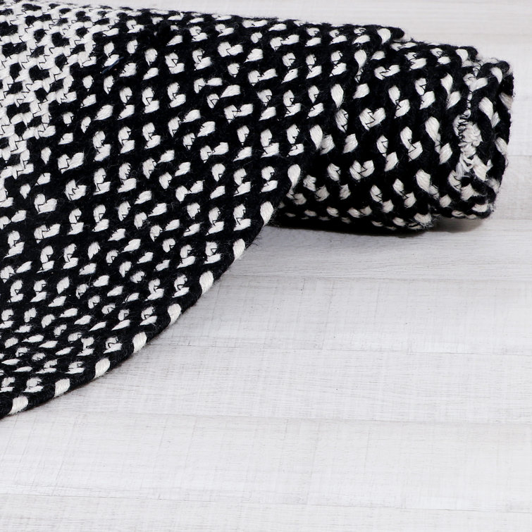 Black and White Round Geometric Braided Rug, 4' Synthetic