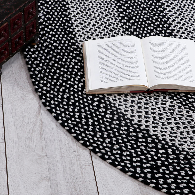Black and White Round Geometric Braided Rug, 4' Synthetic