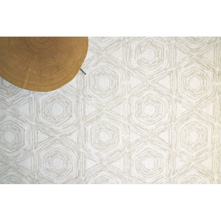Ivory Geometric Tufted Wool and Cotton 5' x 8' Area Rug