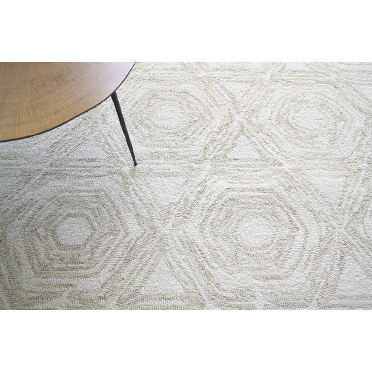 Ivory Geometric Tufted Wool and Cotton 5' x 8' Area Rug