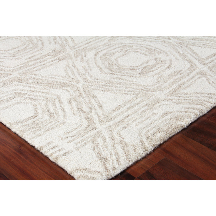 Ivory Geometric Tufted Wool and Cotton 5' x 8' Area Rug