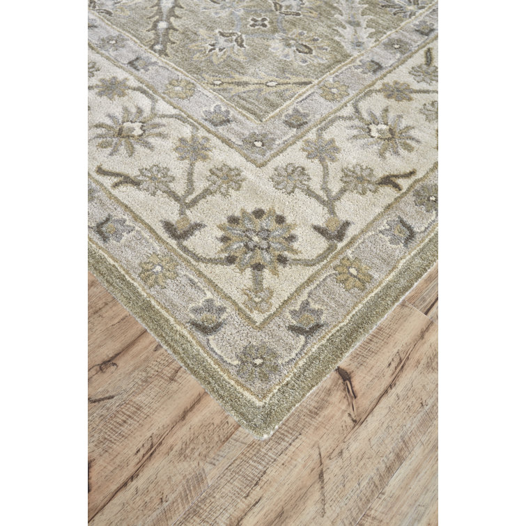 Hand-Tufted Green and Beige Wool 8' x 11' Area Rug