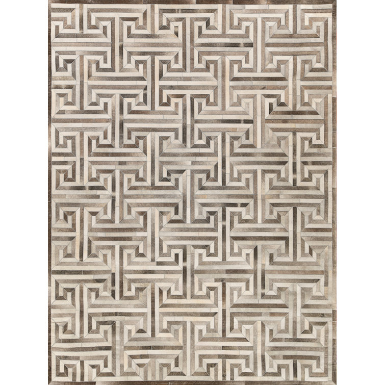 Handmade Gray Geometric Cowhide 5' x 8' Area Rug