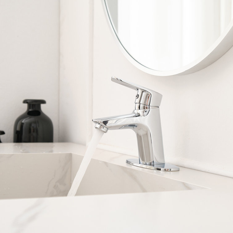 Polished Chrome Single Hole 1-Handle Bathroom Faucet with Deck Plate