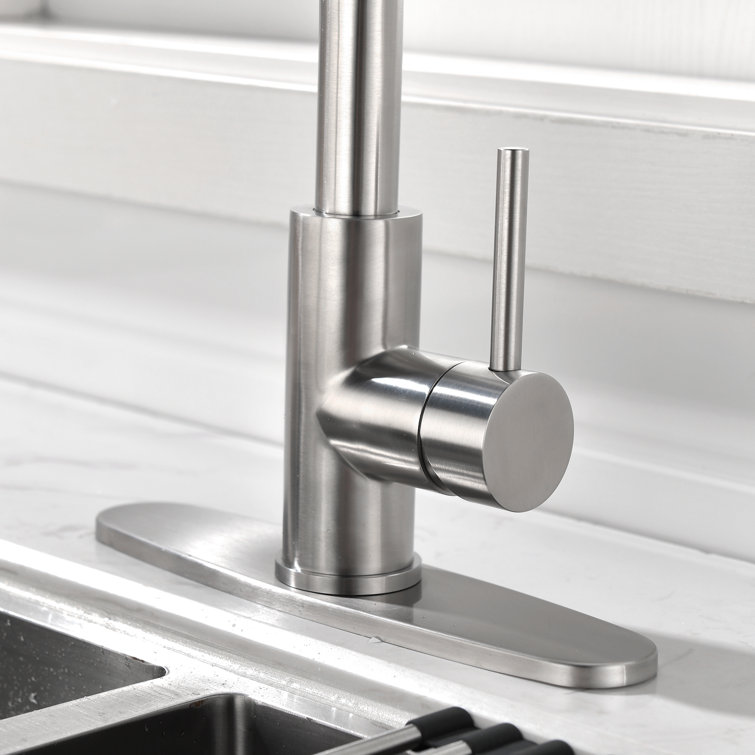 Brushed Nickel Single Handle Pull-out Spray Kitchen Faucet