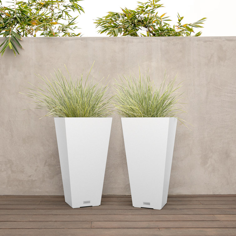 Midland Modern 26" White Recycled Plastic Indoor/Outdoor Planter