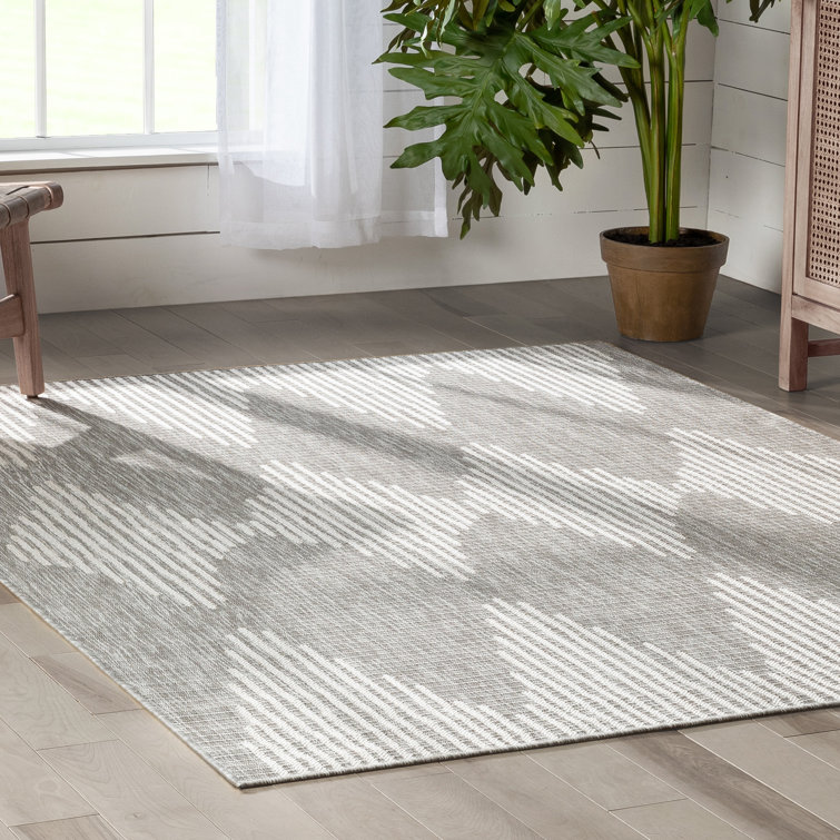 Gray Chevron Pattern Synthetic Flat-Weave Rug 5' x 7'