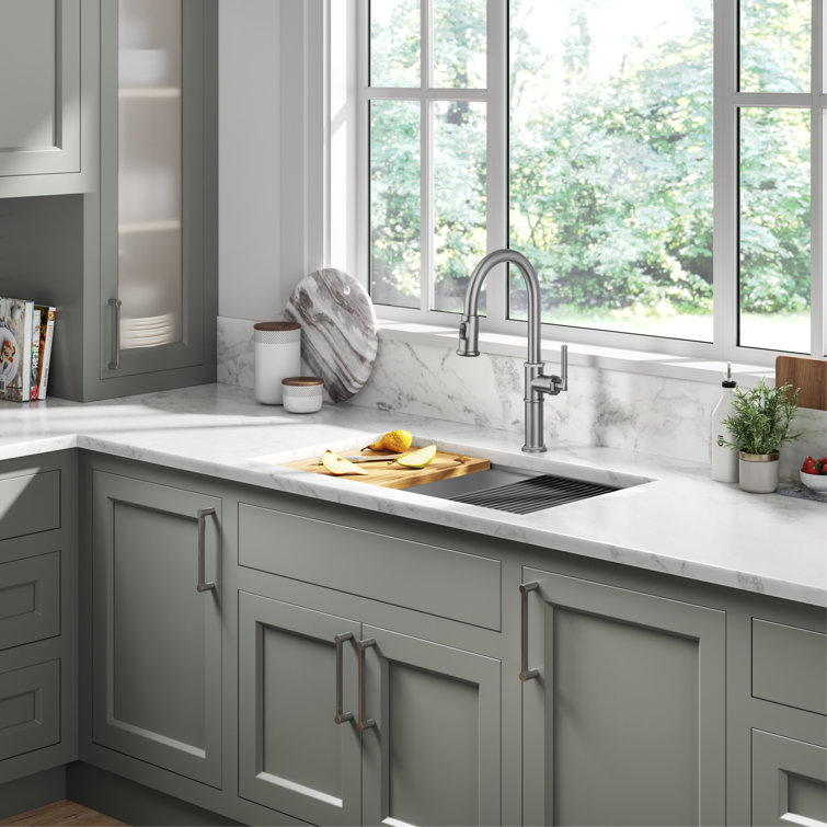 Spot-Free Stainless Steel Pull-Down Single Handle Kitchen Faucet