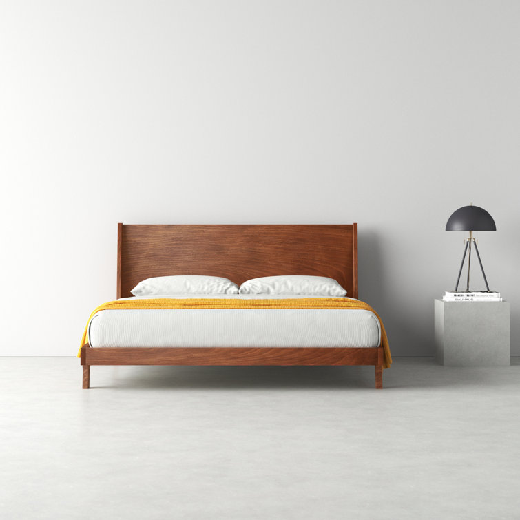 Dakota Acorn Brown Mahogany King Platform Bed with Headboard