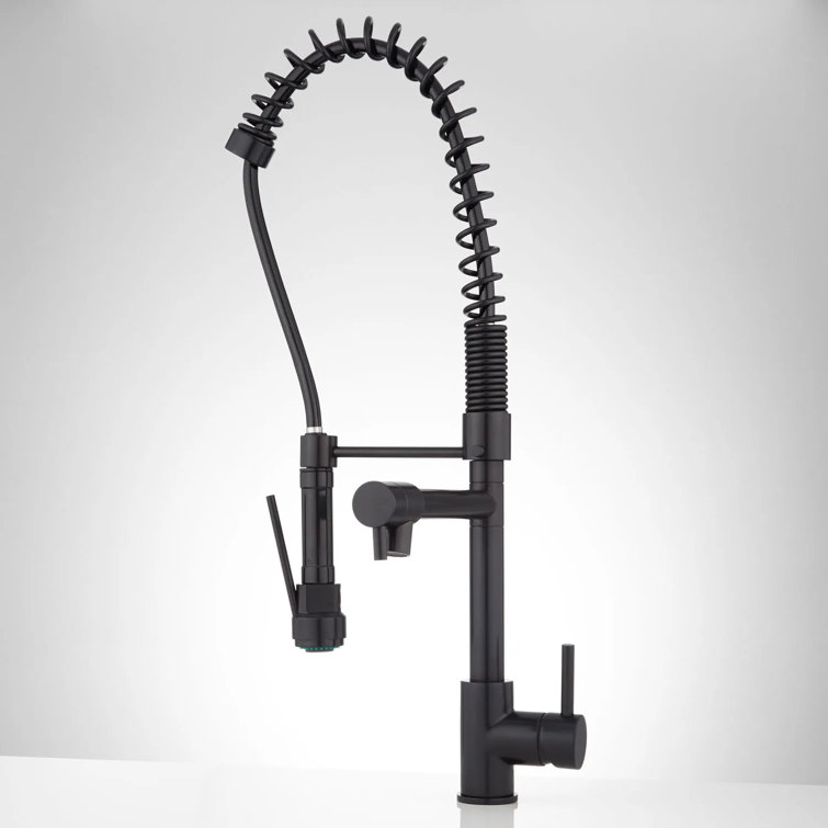 Black Pull Down Single Handle Kitchen Faucet with Pull-out Spray