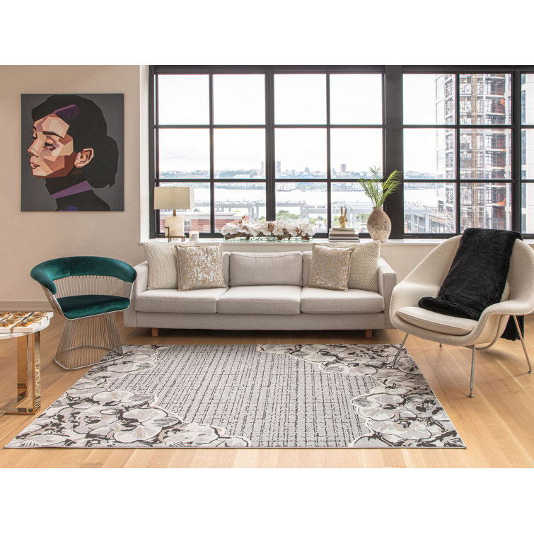Vera Gray Tufted Floral 5' x 7' Area Rug