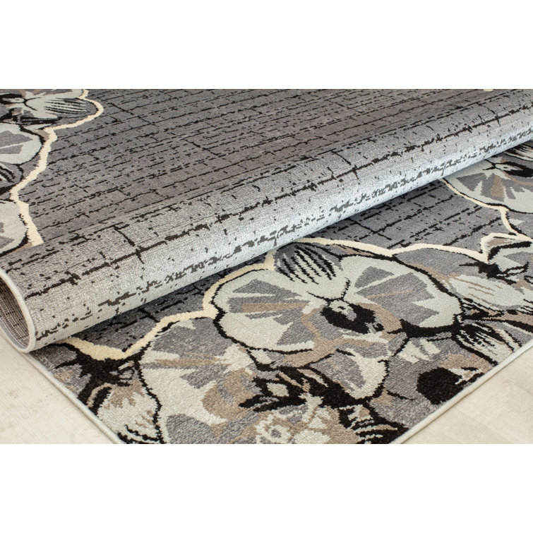 Vera Gray Tufted Floral 5' x 7' Area Rug