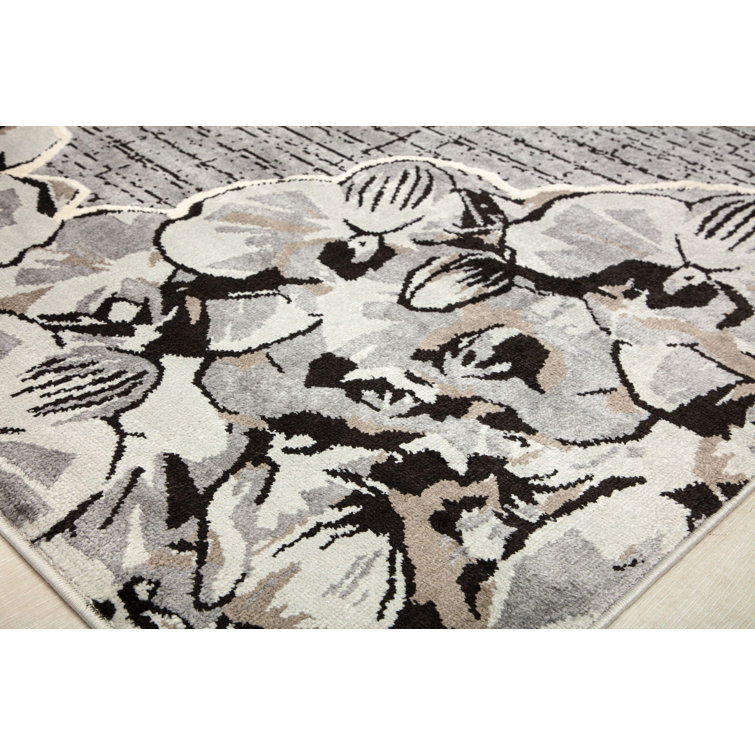 Vera Gray Tufted Floral 5' x 7' Area Rug