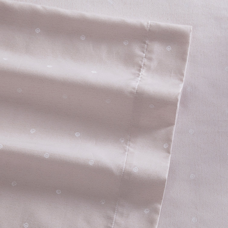 Eyelet Pink Queen Sheet Set in Cotton-Polyester Blend with Deep Pockets