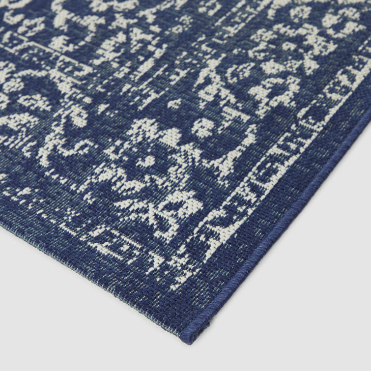 Blue and White Synthetic Medallion Flat Woven Rug 5'3" x 7'