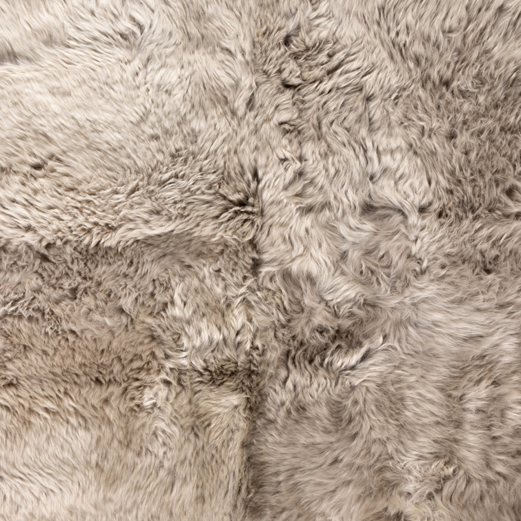 Handmade Light Grey Sheepskin Rectangular Rug, 3'3" x 5'11"