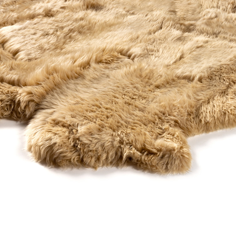 Patagonian Handmade Sheepskin Beige Area Rug 4'6" x 5'9"
