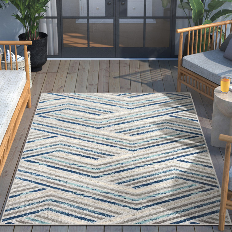 Reversible Grey Blue Geometric Synthetic 5' x 7' Area Rug