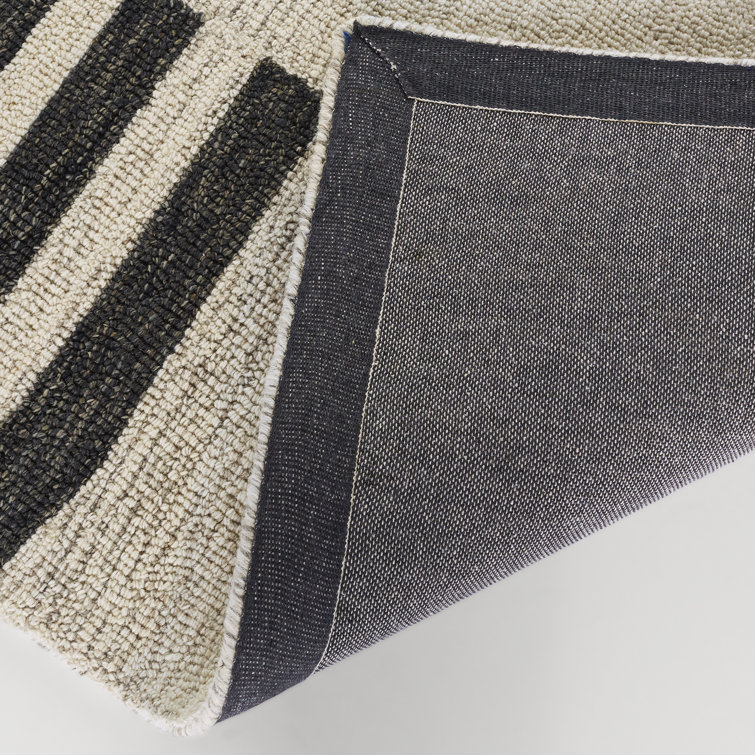 Elegant Hand-Tufted Black Wool Round 8' Rug