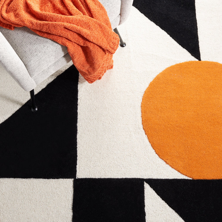 Rodeo Drive 5' x 8' Black and Rust Wool Geometric Rug