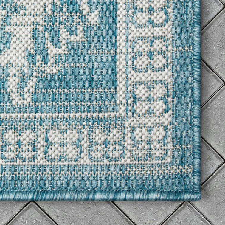 Lia Blue 5' x 7' Synthetic Oriental Area Rug
