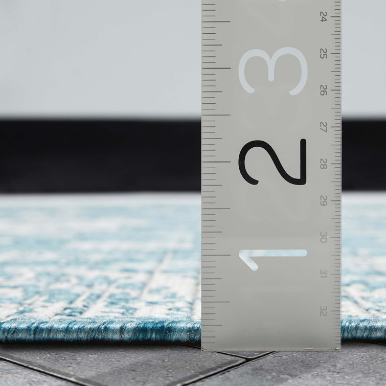 Lia Blue 5' x 7' Synthetic Oriental Area Rug