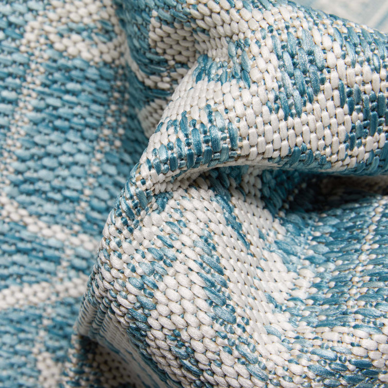 Lia Blue 5' x 7' Synthetic Oriental Area Rug